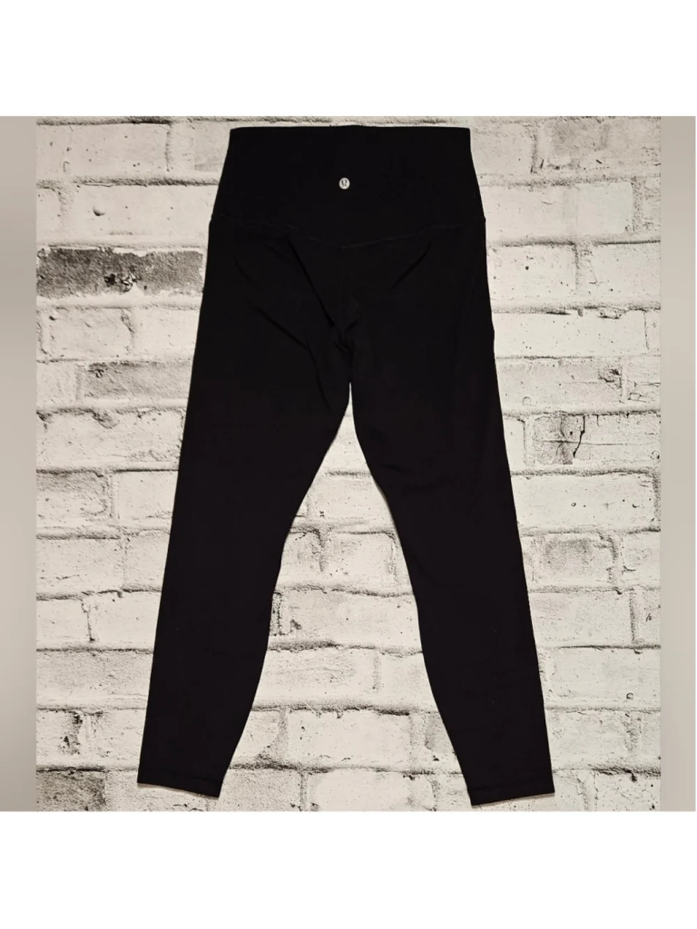 Lululemon Black High Rise Cropped Leggings Athletic Yoga Pants Size 8